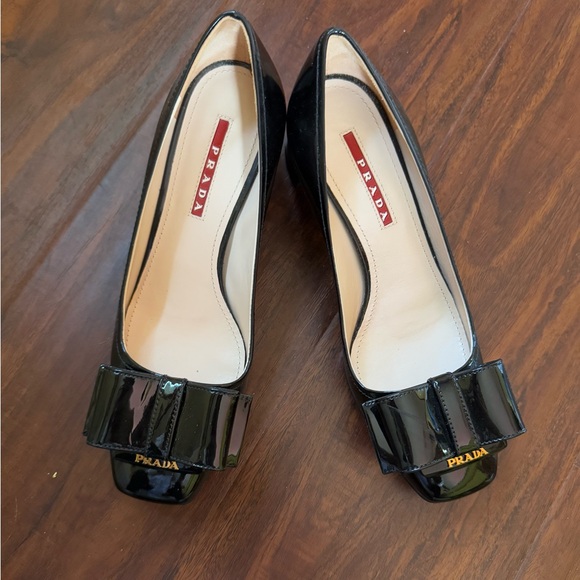 Prada heels - brand new - even the tag is still on the bottom of the shoes - Picture 1 of 5